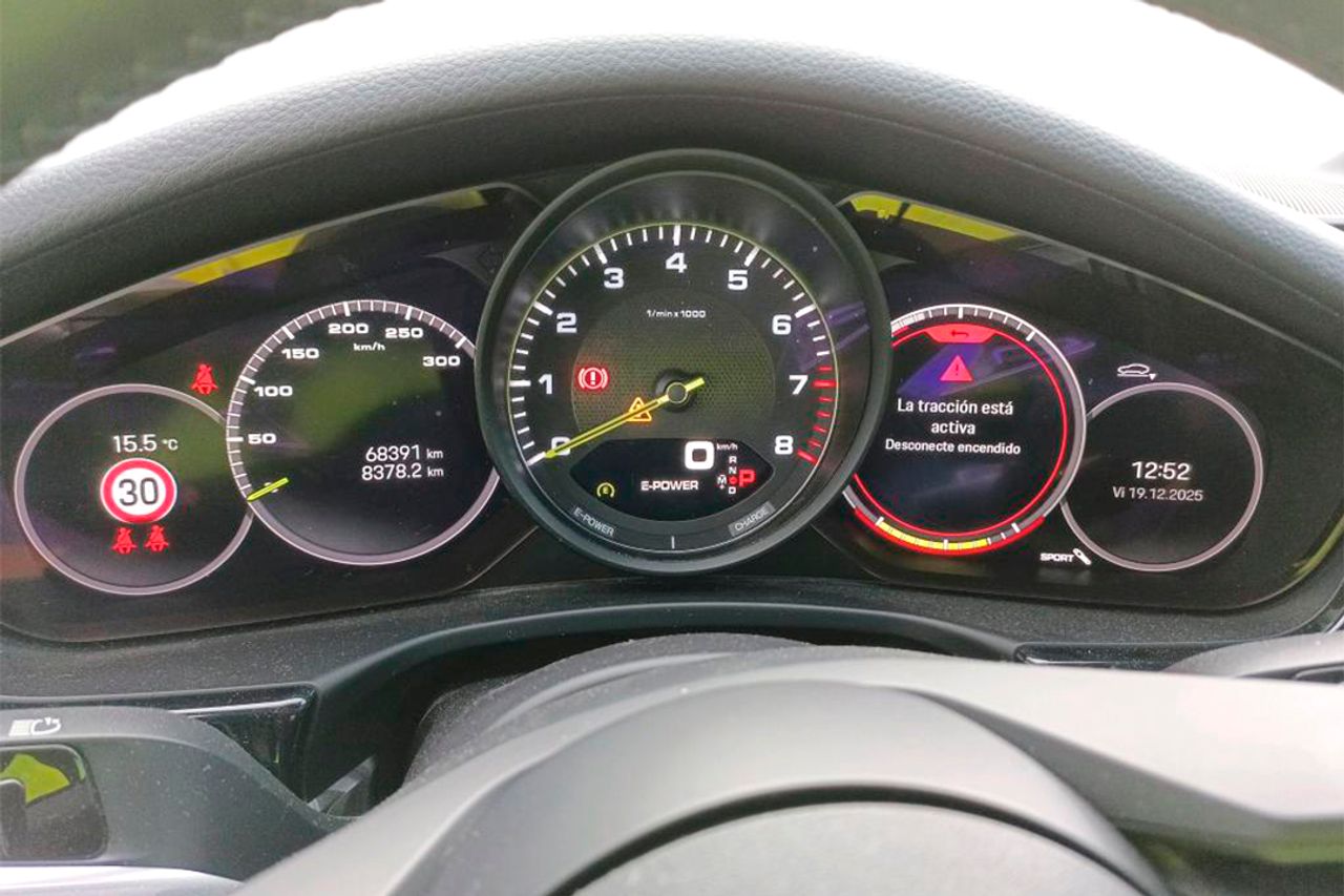 Porsche Panamera 4 E-Hybrid - Foto 5