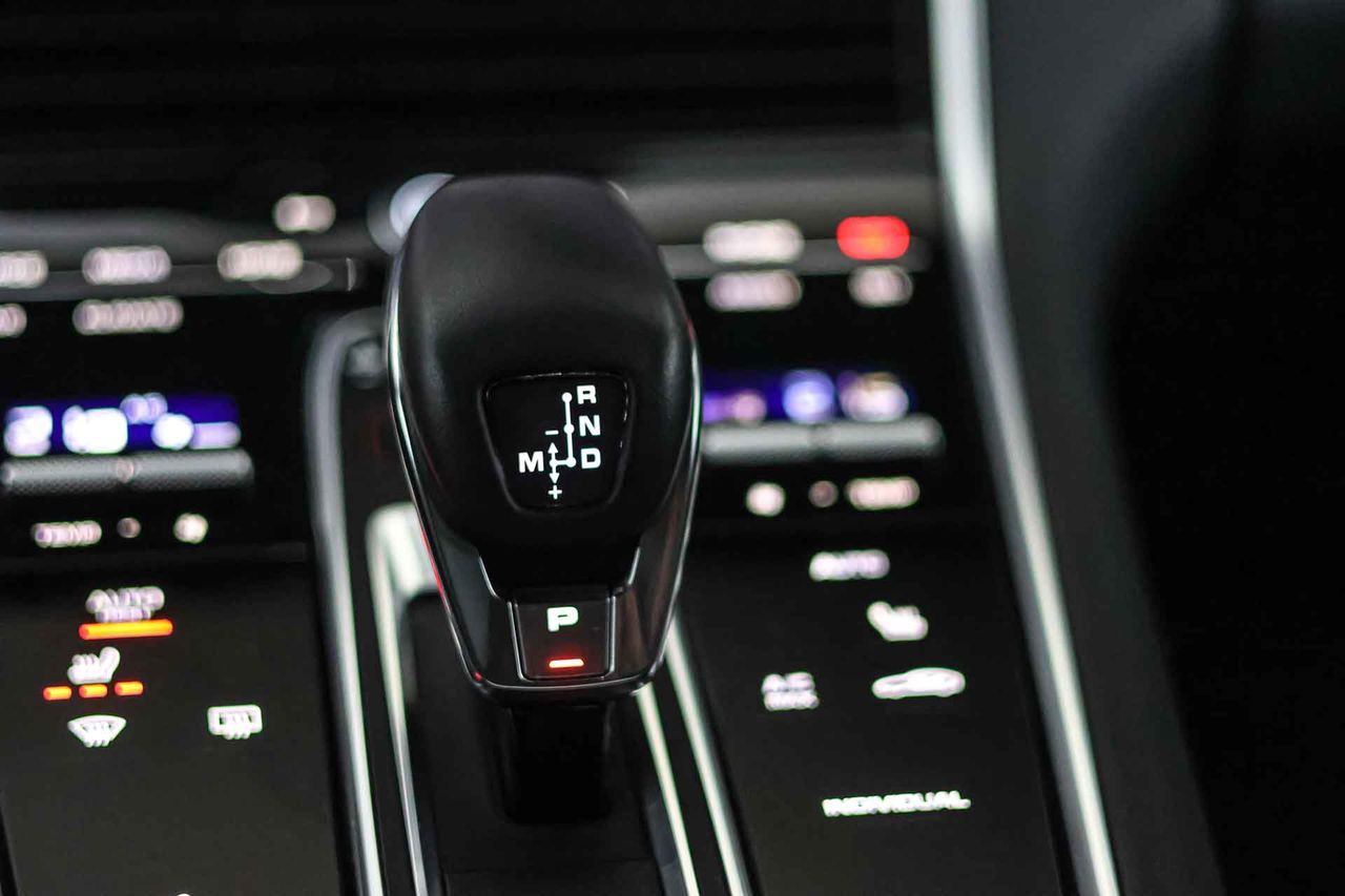 Porsche Panamera 4 E-Hybrid - Foto 52