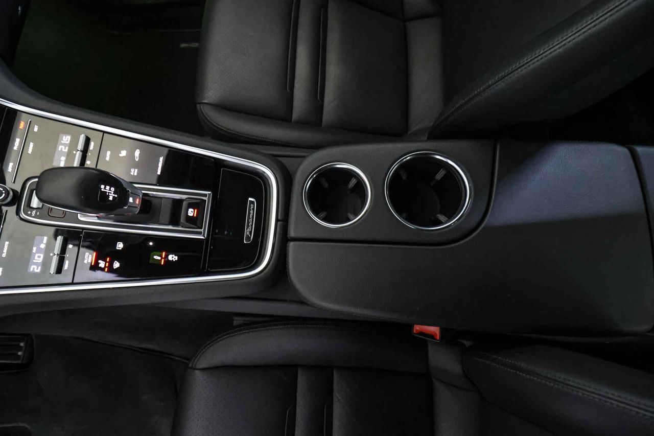 Porsche Panamera 4 E-Hybrid - Foto 57