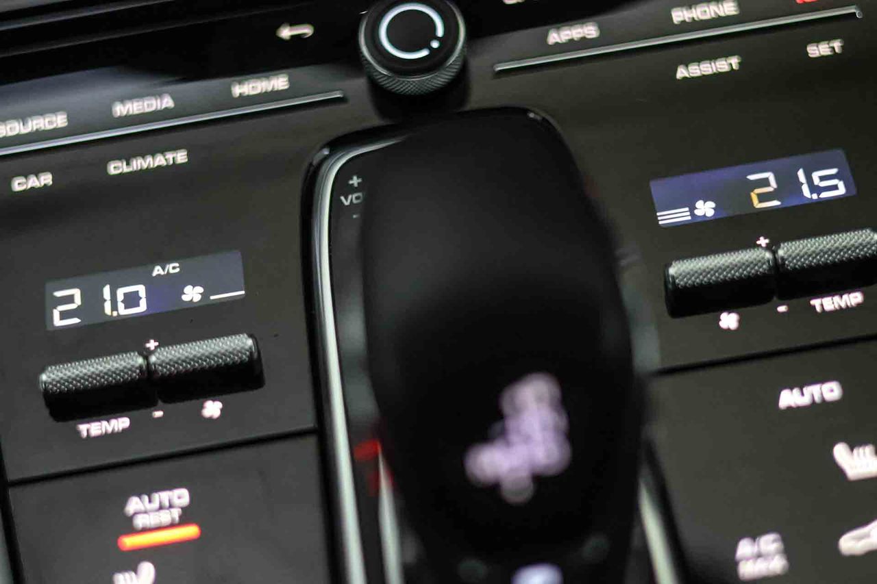 Porsche Panamera 4 E-Hybrid - Foto 53