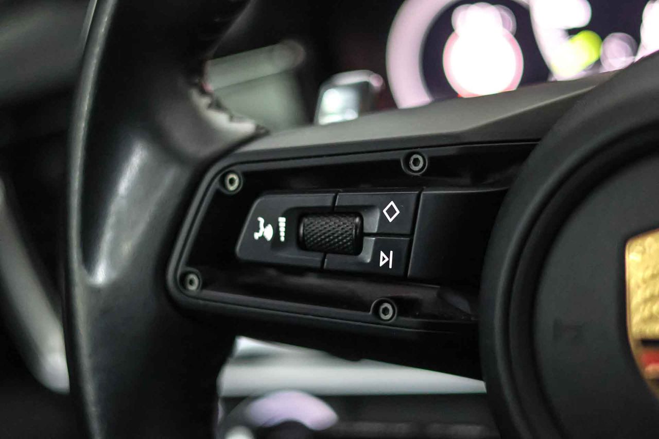 Porsche Panamera 4 E-Hybrid - Foto 41