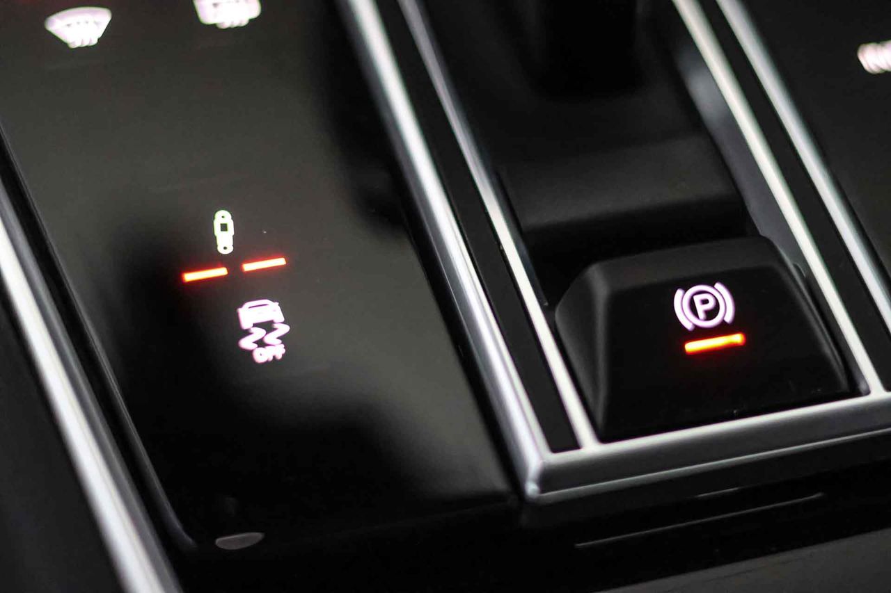 Porsche Panamera 4 E-Hybrid - Foto 50