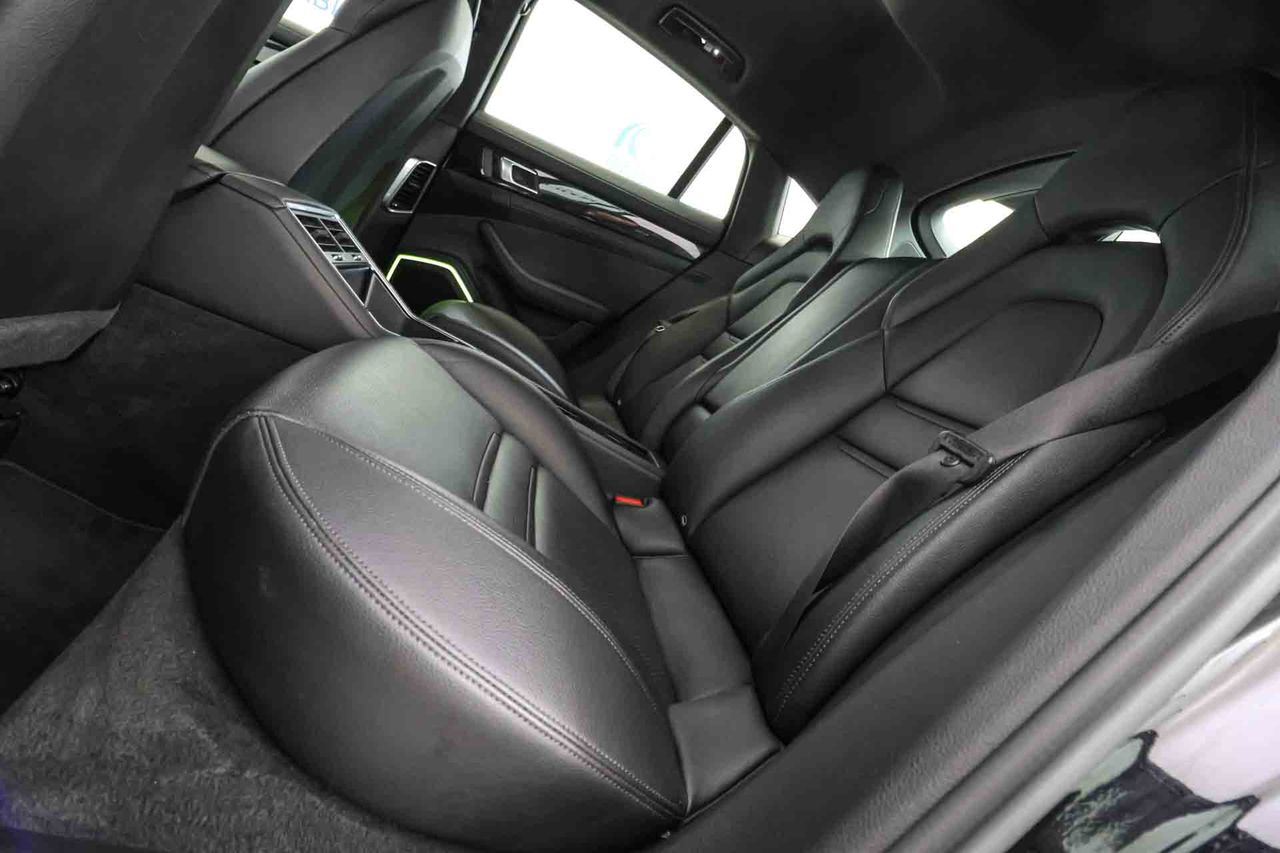 Porsche Panamera 4 E-Hybrid - Foto 58