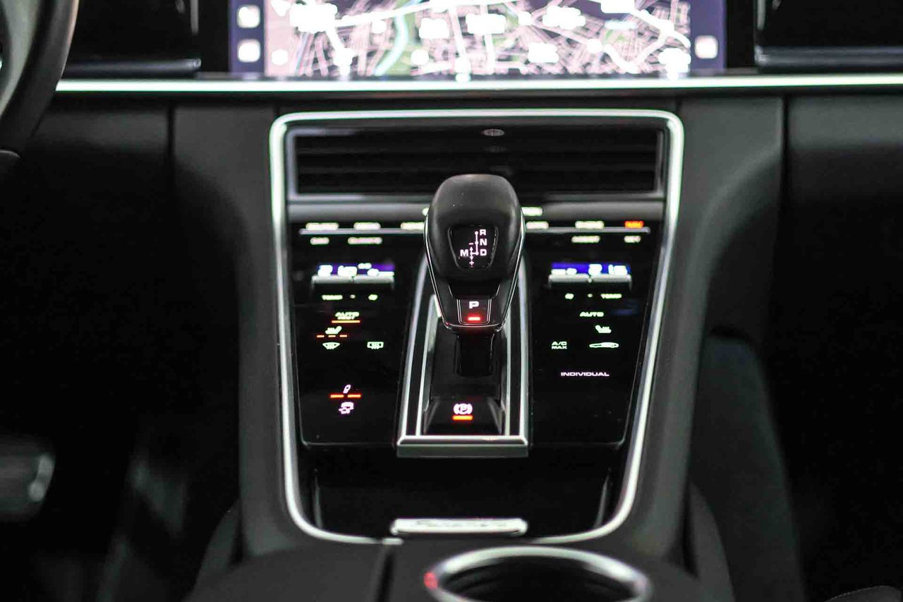 Porsche Panamera 4 E-Hybrid - Foto 48