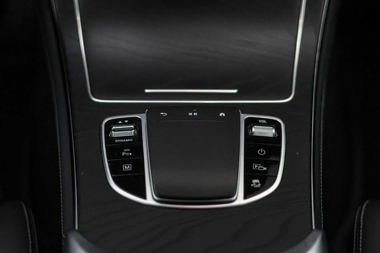 Mercedes GLC Coupé GLC 300 e 4MATIC **AMG Line** - Foto 47