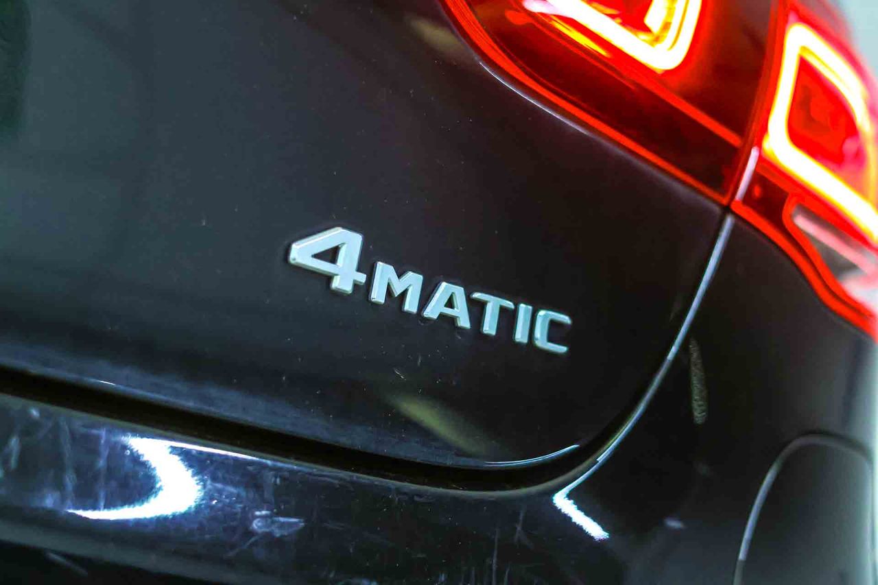 Mercedes GLC Coupé GLC 300 e 4MATIC **AMG Line** - Foto 18