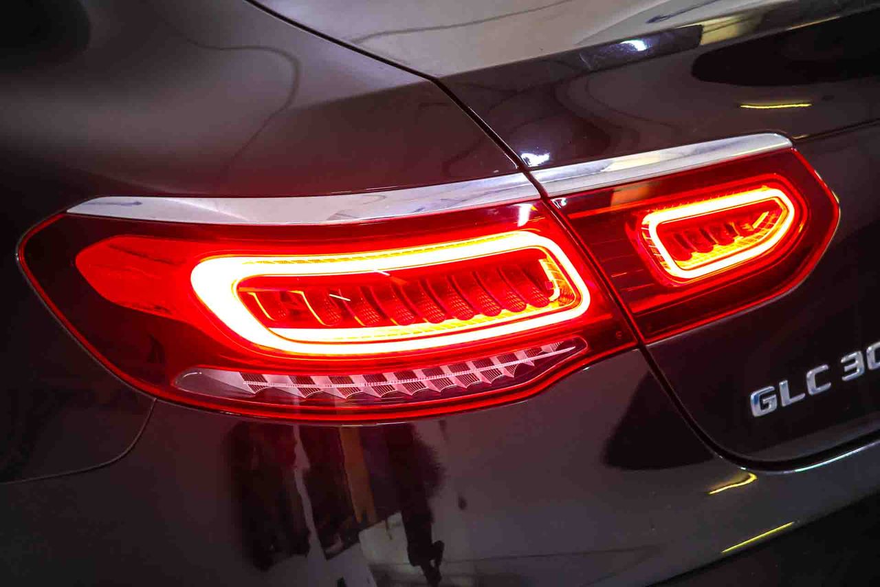 Mercedes GLC Coupé GLC 300 e 4MATIC **AMG Line** - Foto 22