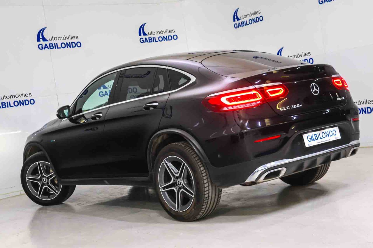 Mercedes GLC Coupé GLC 300 e 4MATIC **AMG Line** - Foto 16