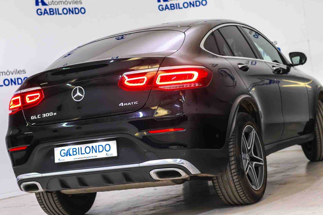 Mercedes GLC Coupé GLC 300 e 4MATIC **AMG Line** - Foto 31