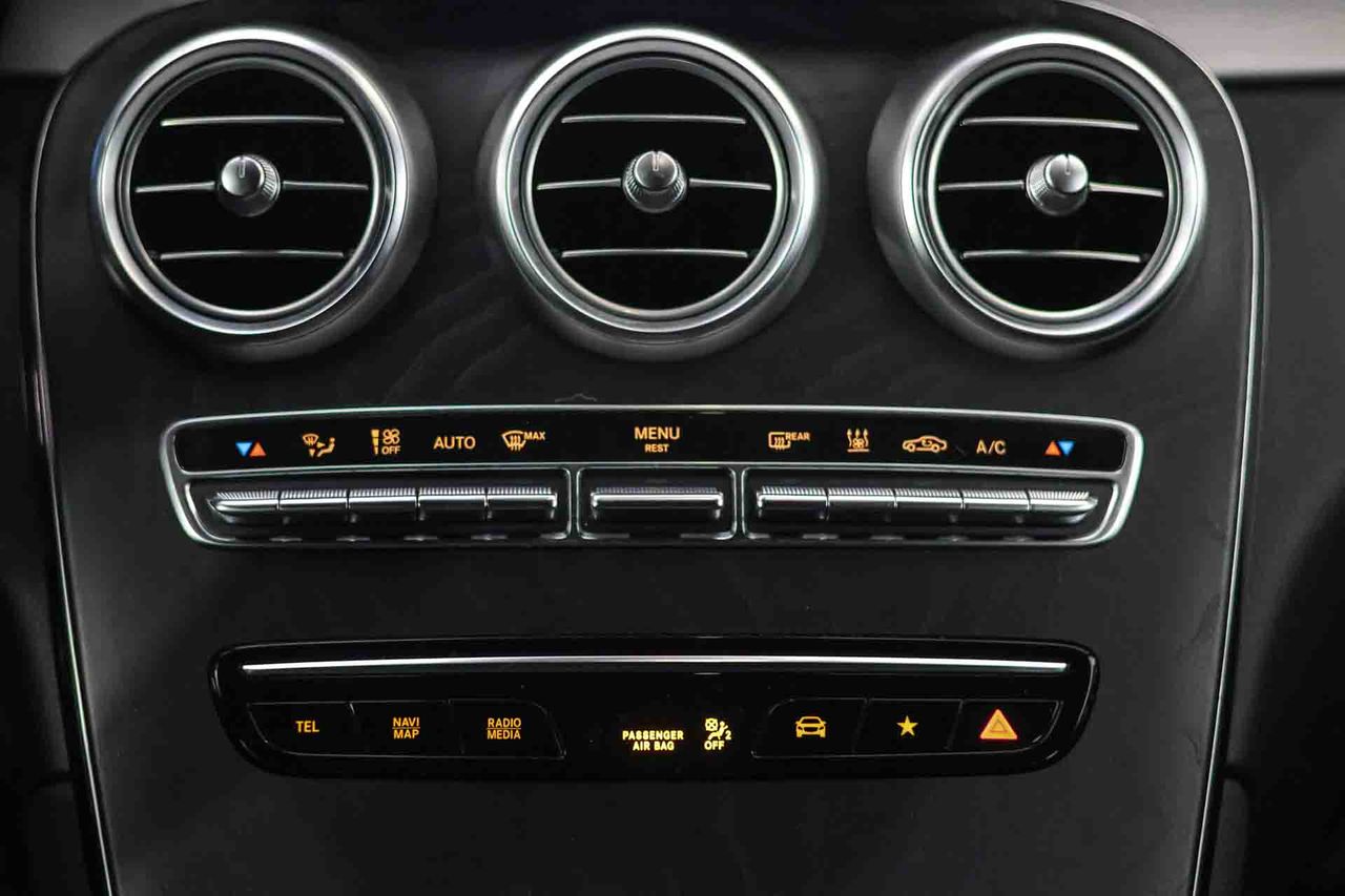 Mercedes GLC Coupé GLC 300 e 4MATIC **AMG Line** - Foto 48