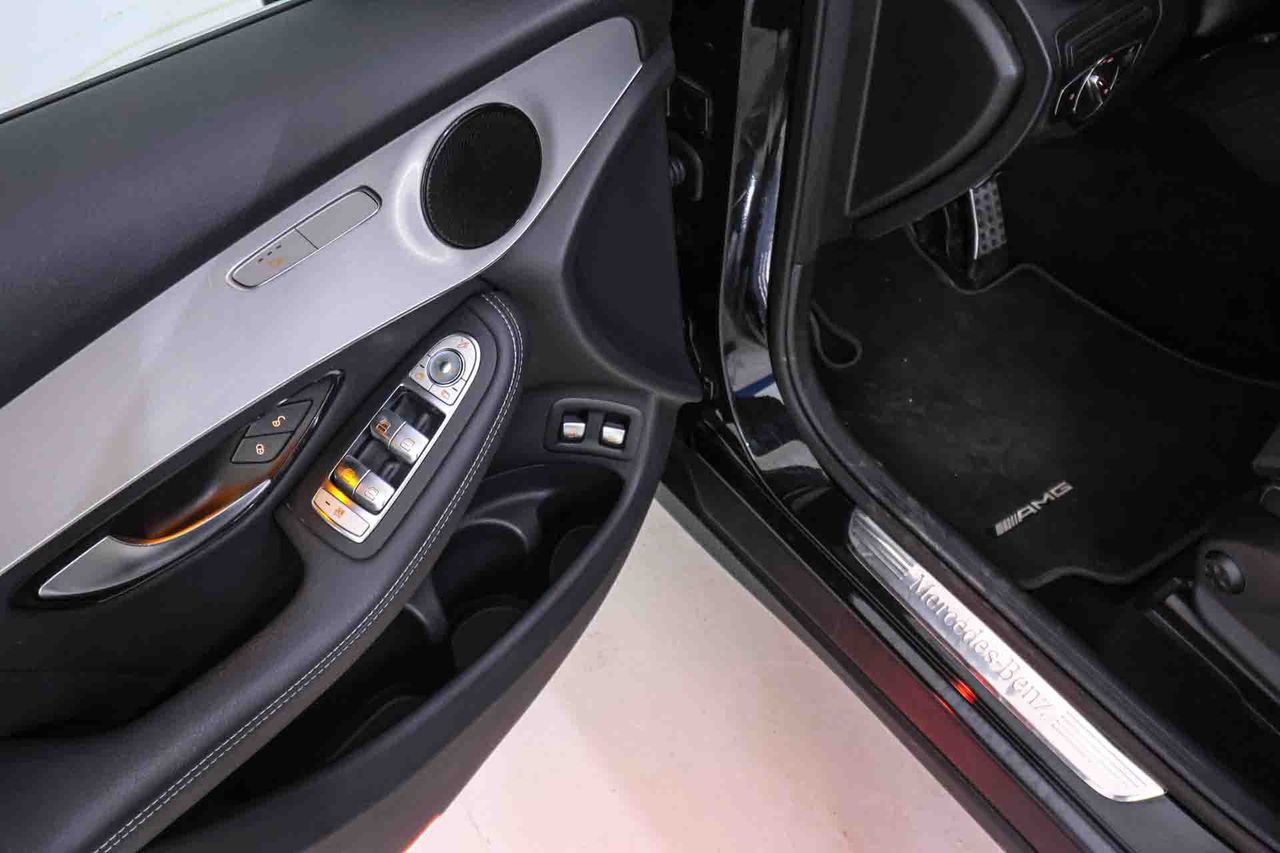 Mercedes GLC Coupé GLC 300 e 4MATIC **AMG Line** - Foto 34