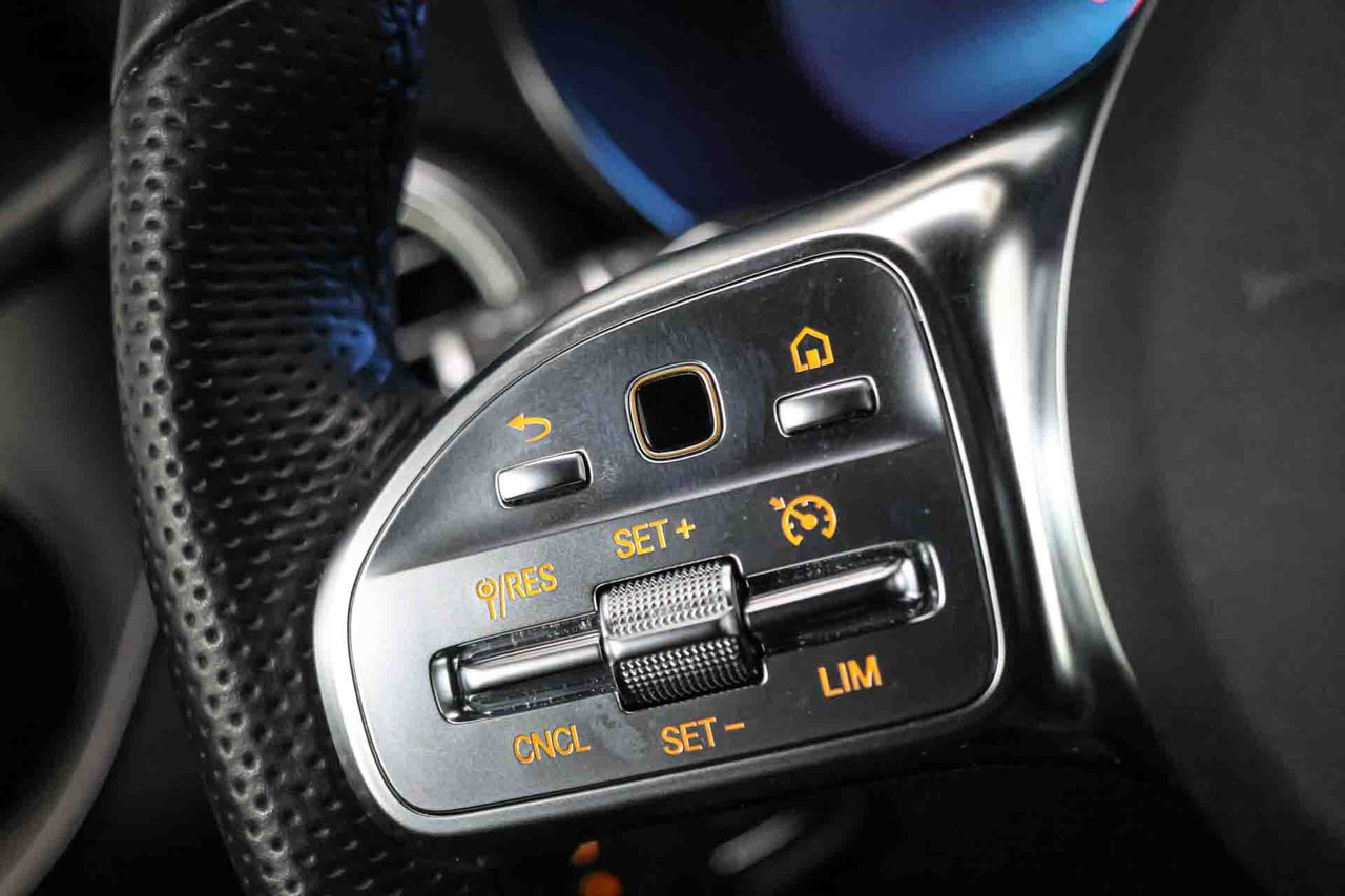 Mercedes GLC Coupé GLC 300 e 4MATIC **AMG Line** - Foto 40