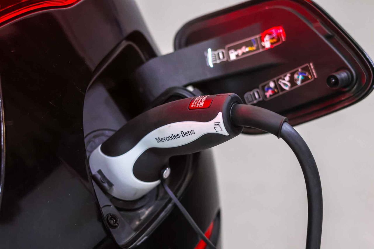 Mercedes GLC Coupé GLC 300 e 4MATIC **AMG Line** - Foto 9