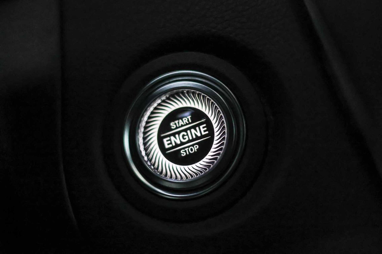 Mercedes GLC Coupé GLC 300 e 4MATIC **AMG Line** - Foto 46