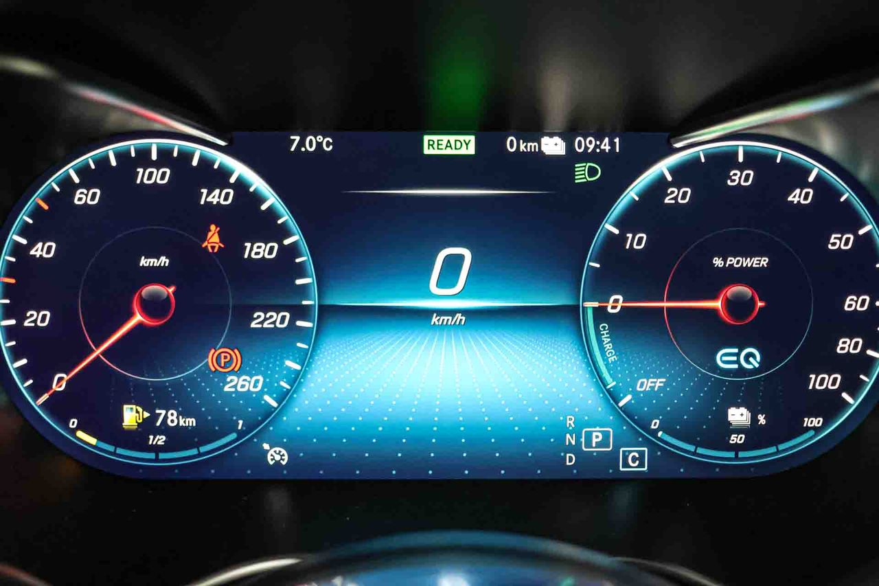 Mercedes GLC Coupé GLC 300 e 4MATIC **AMG Line** - Foto 45