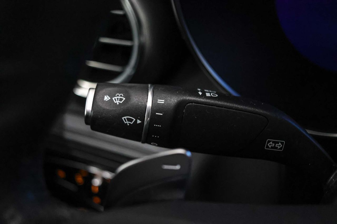 Mercedes GLC Coupé GLC 300 e 4MATIC **AMG Line** - Foto 42