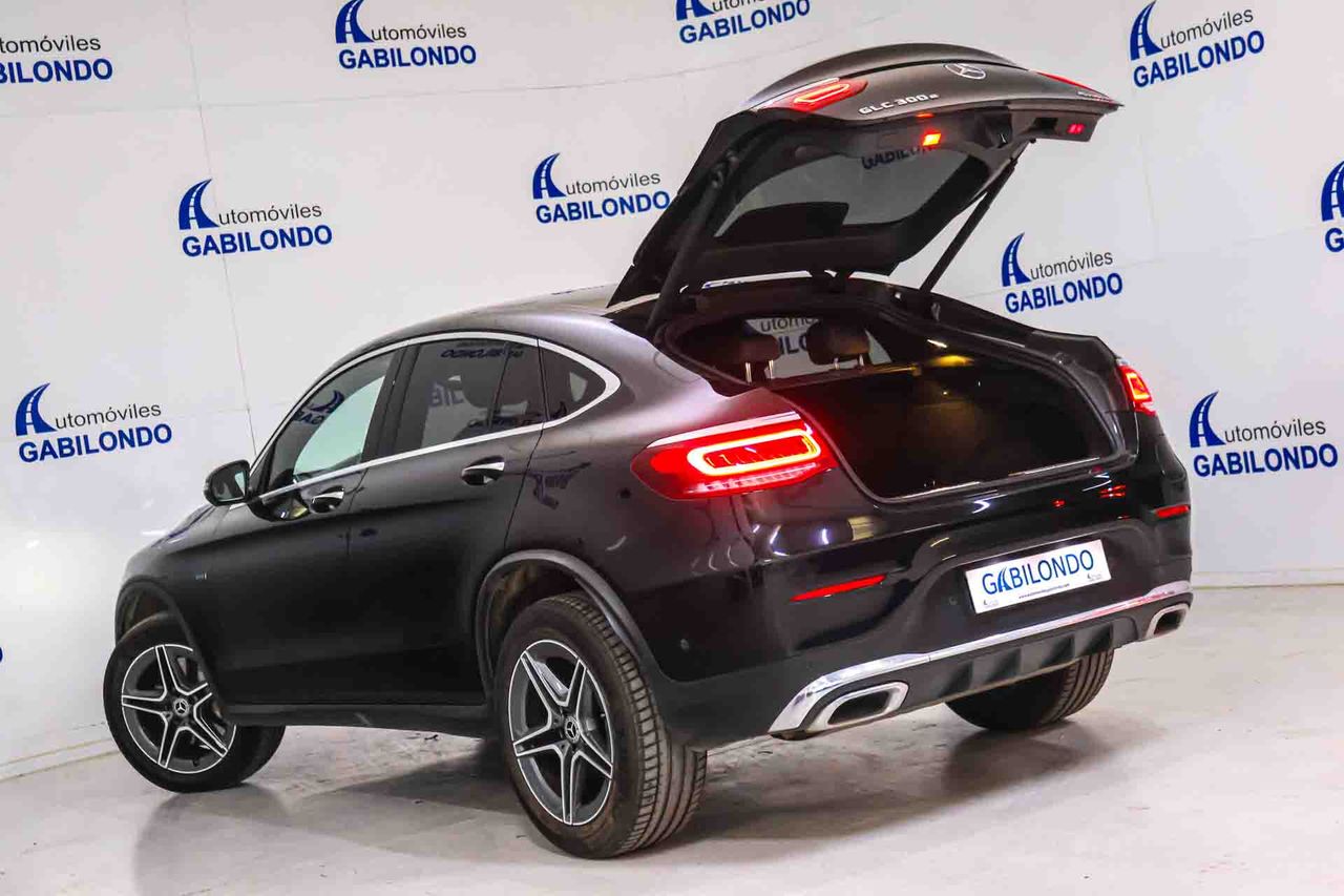 Mercedes GLC Coupé GLC 300 e 4MATIC **AMG Line** - Foto 24