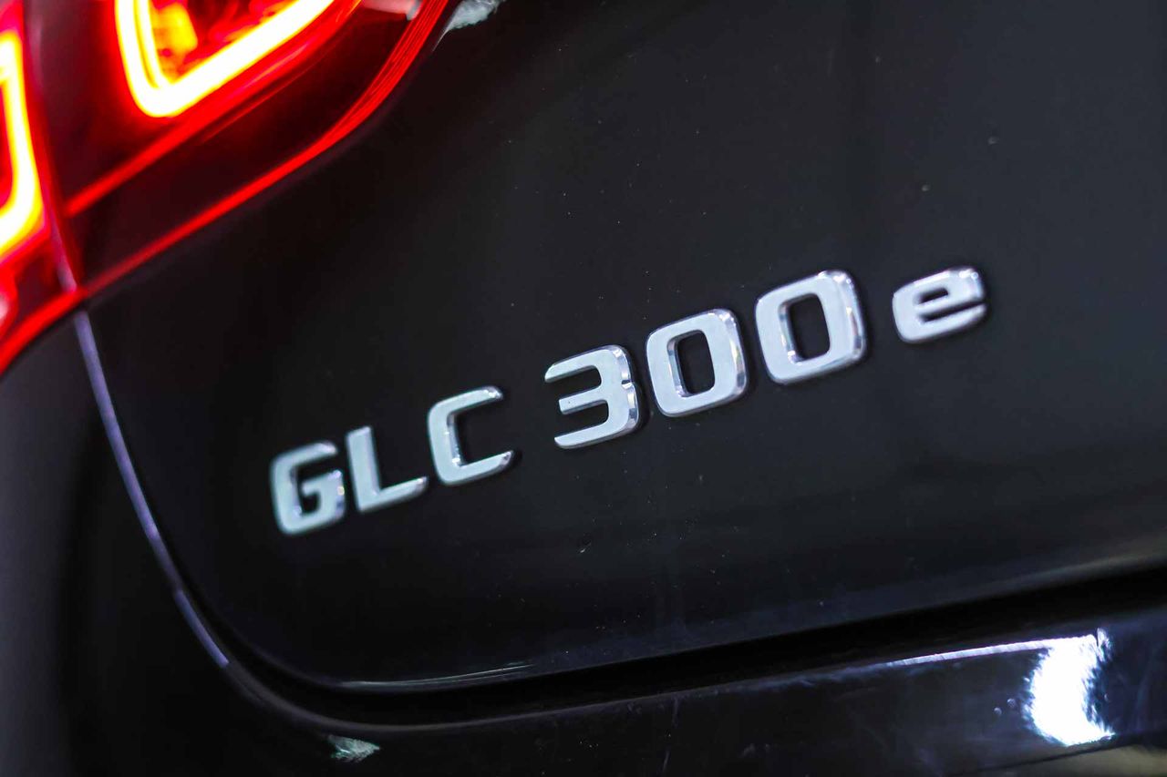 Mercedes GLC Coupé GLC 300 e 4MATIC **AMG Line** - Foto 17