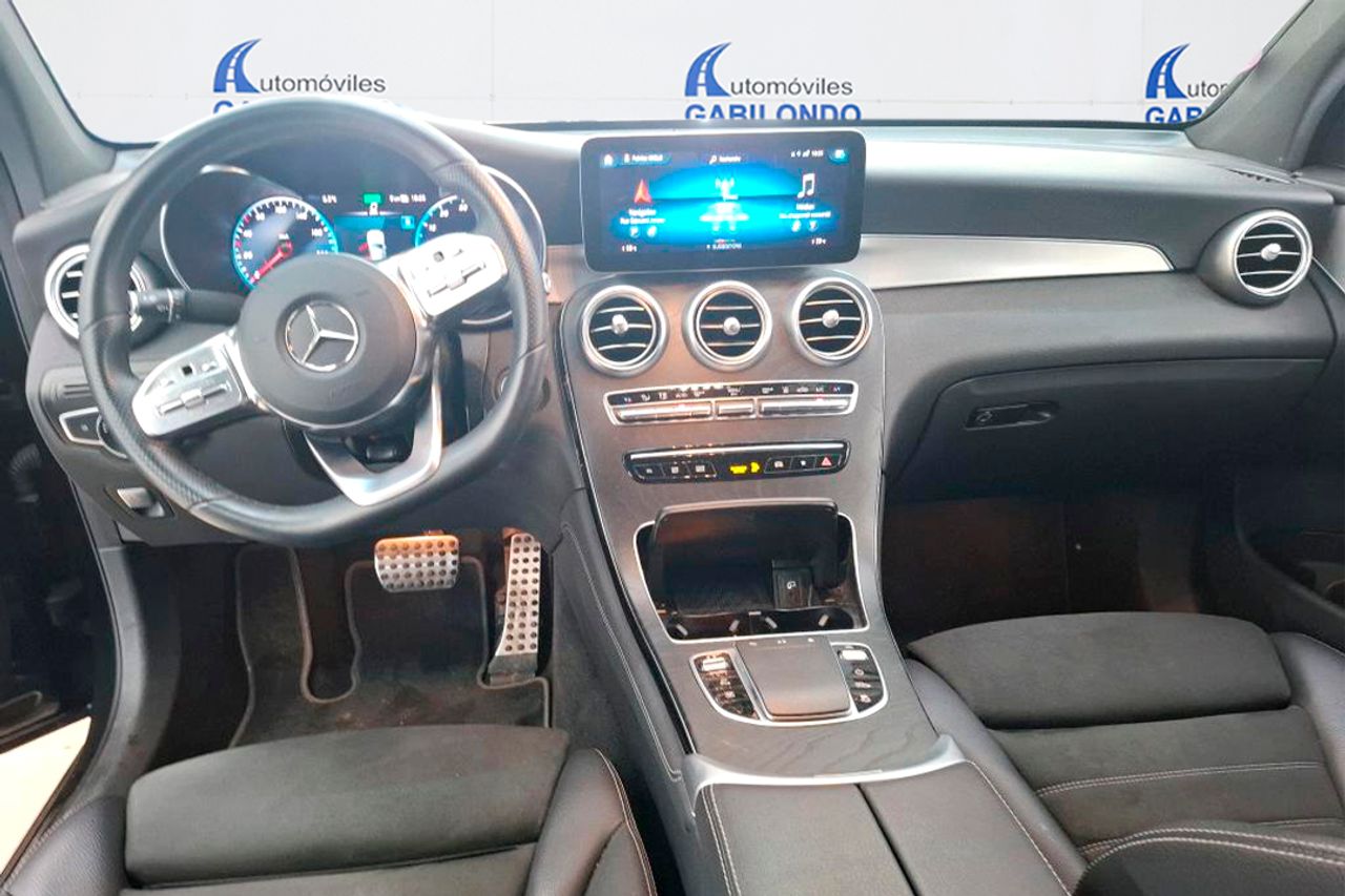 Mercedes GLC Coupé GLC 300 e 4MATIC **AMG Line** - Foto 4