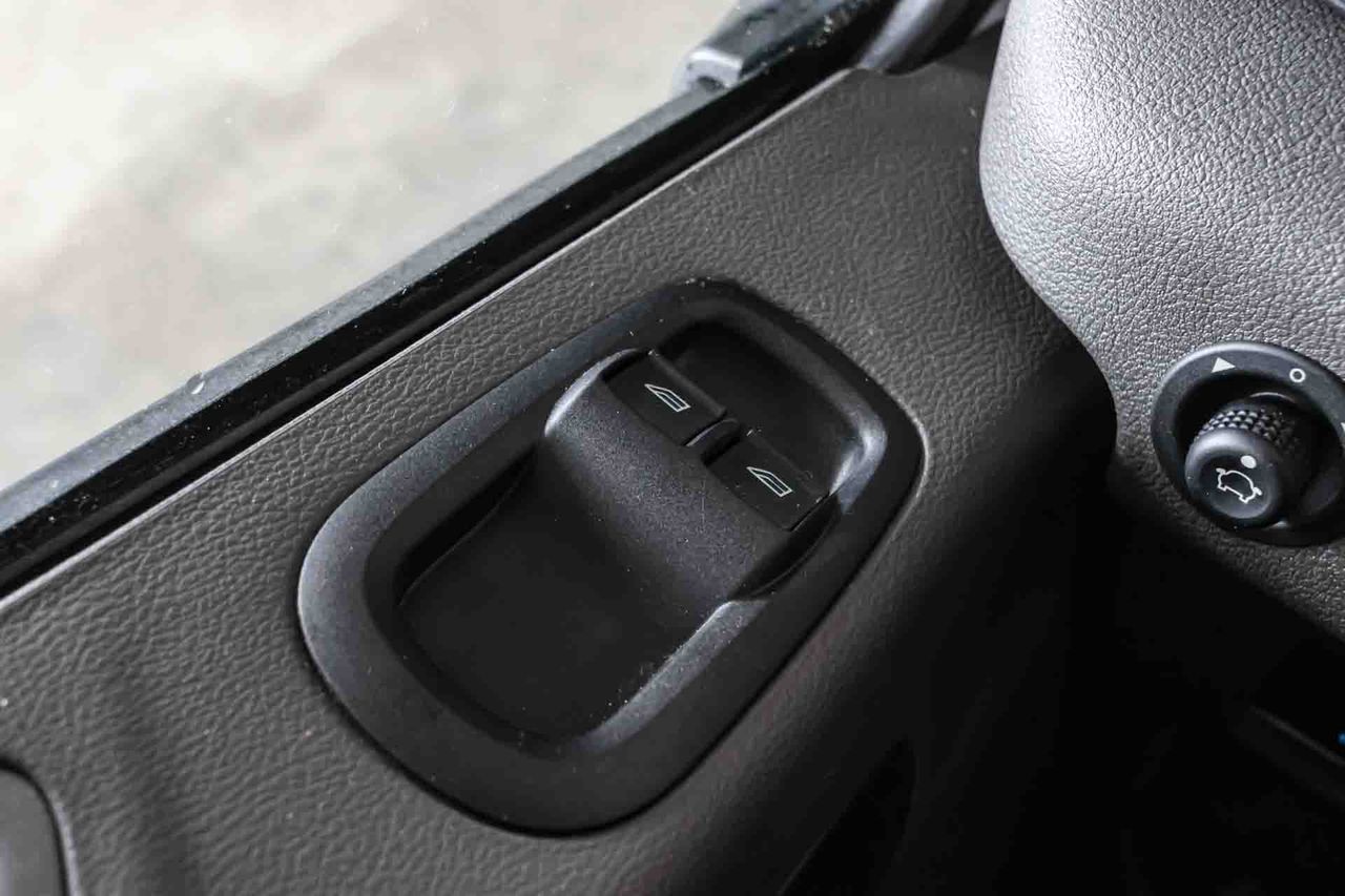 Ford Transit 2T PE L3H1 Trend Business *Eléctrico* **Caja abierta** - Foto 31