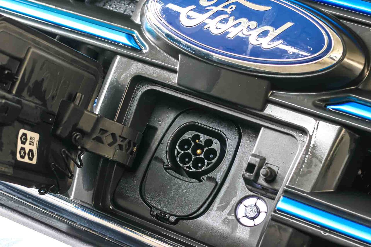 Ford Transit 2T PE L3H1 Trend Business *Eléctrico* **Caja abierta** - Foto 11