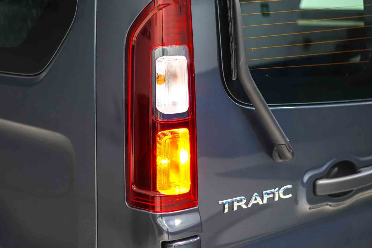 Renault Trafic Equilibre Largo Ene Blue dCi 110kW ** 9 Plazas** - Foto 17