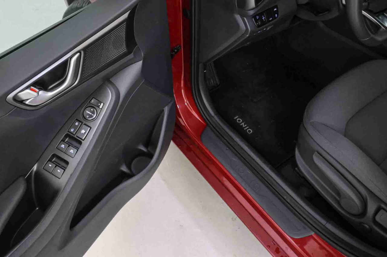 Hyundai IONIQ 1.6 GDI PHEV Klass DCT - Foto 33