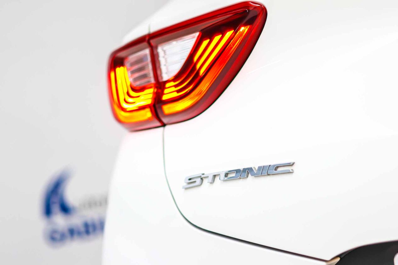 Kia Stonic 1.2 CVVT 62kW (84CV) Drive Eco-Dynamics - Foto 12