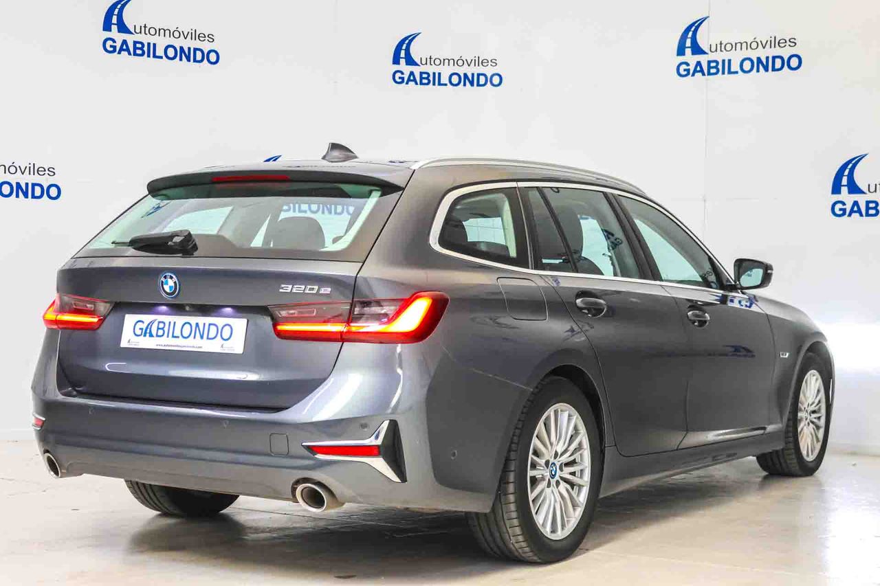 BMW Serie 3 320e Touring **Luxury Line** - Foto 13