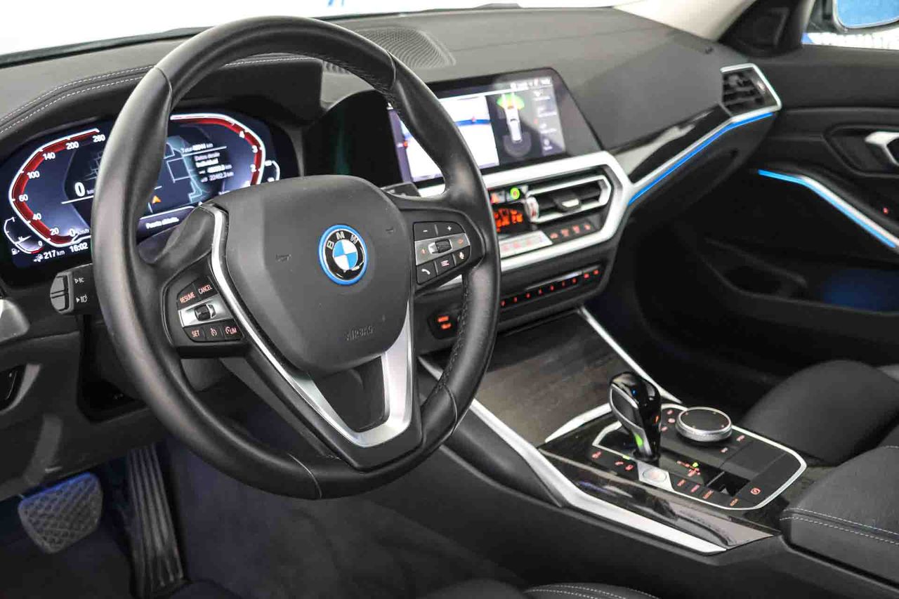 BMW Serie 3 320e Touring **Luxury Line** - Foto 6
