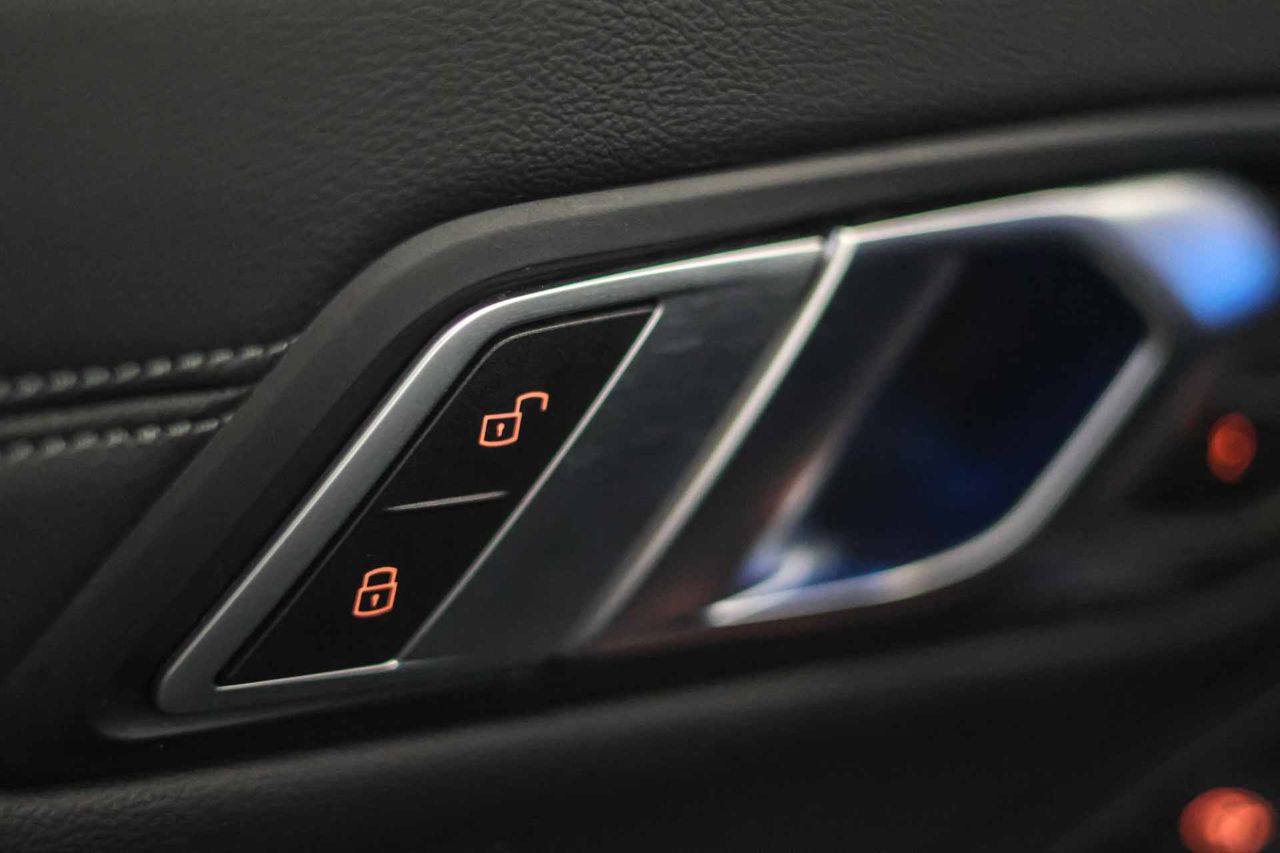 BMW Serie 3 320e Touring **Luxury Line** - Foto 34