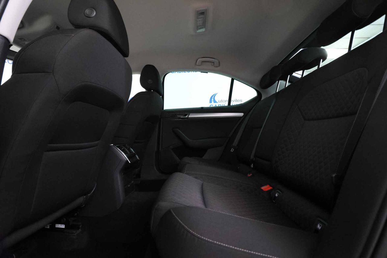 Skoda Superb L&K 1.4 TSI iV P-HEV 160kW DSG - Foto 48