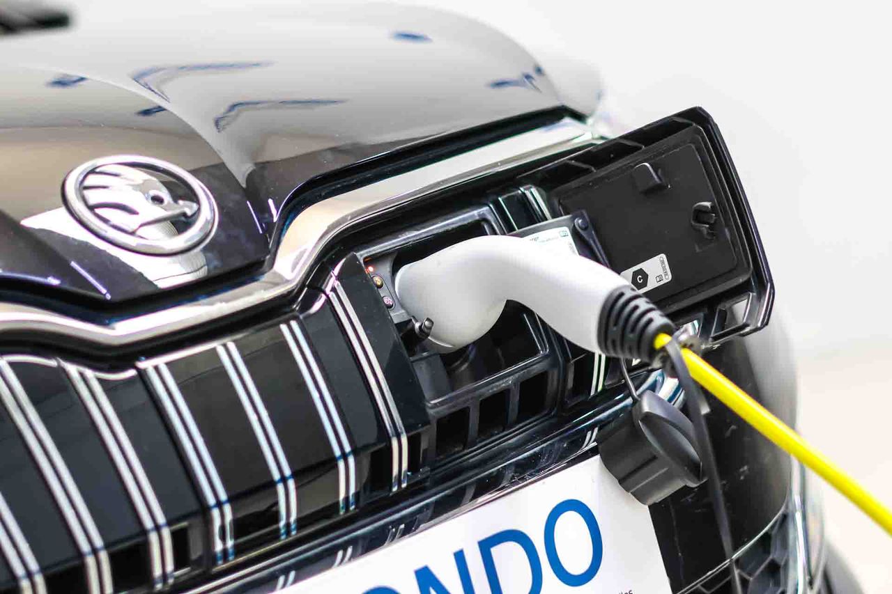 Skoda Superb L&K 1.4 TSI iV P-HEV 160kW DSG - Foto 9