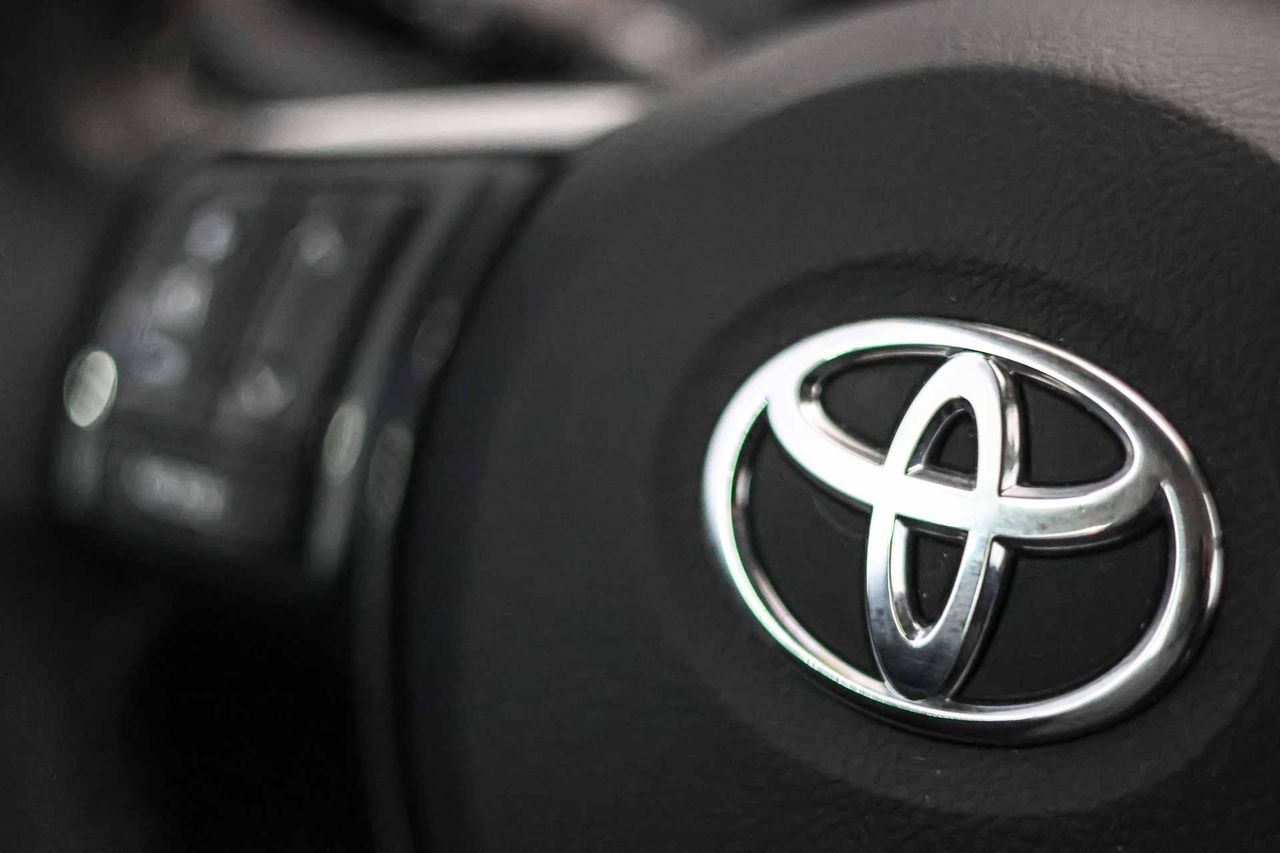 Toyota Yaris 1.5 100H Active - Foto 35