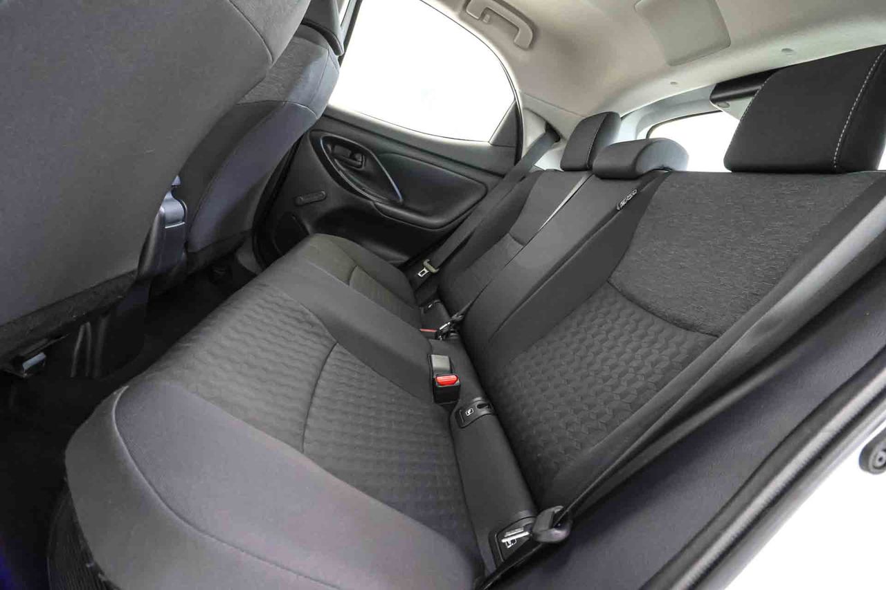 Toyota Yaris 1.5 120H Active Tech - Foto 44