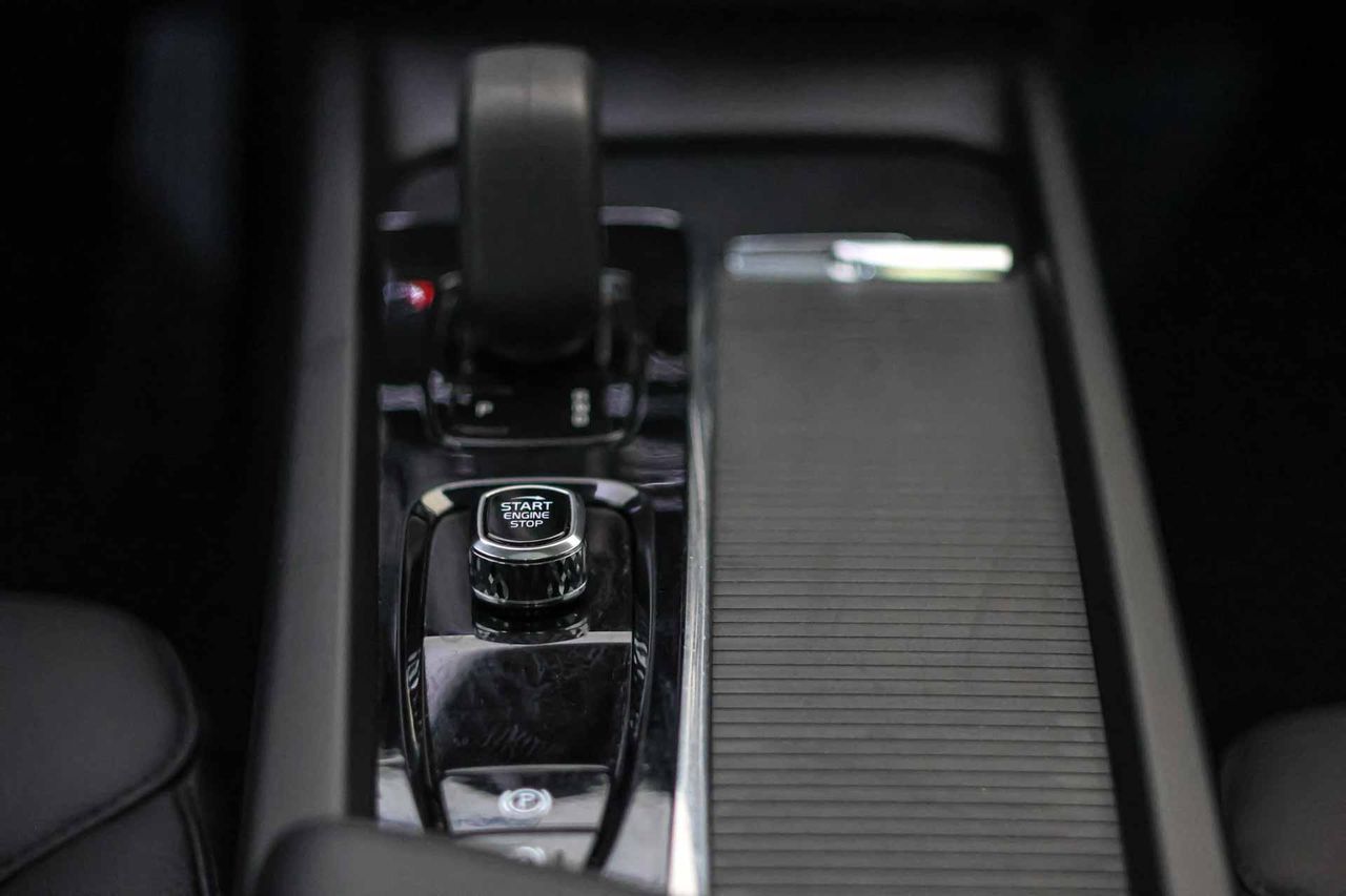 Volvo XC60 2.0 T6 AWD Recharge Core Auto - Foto 47