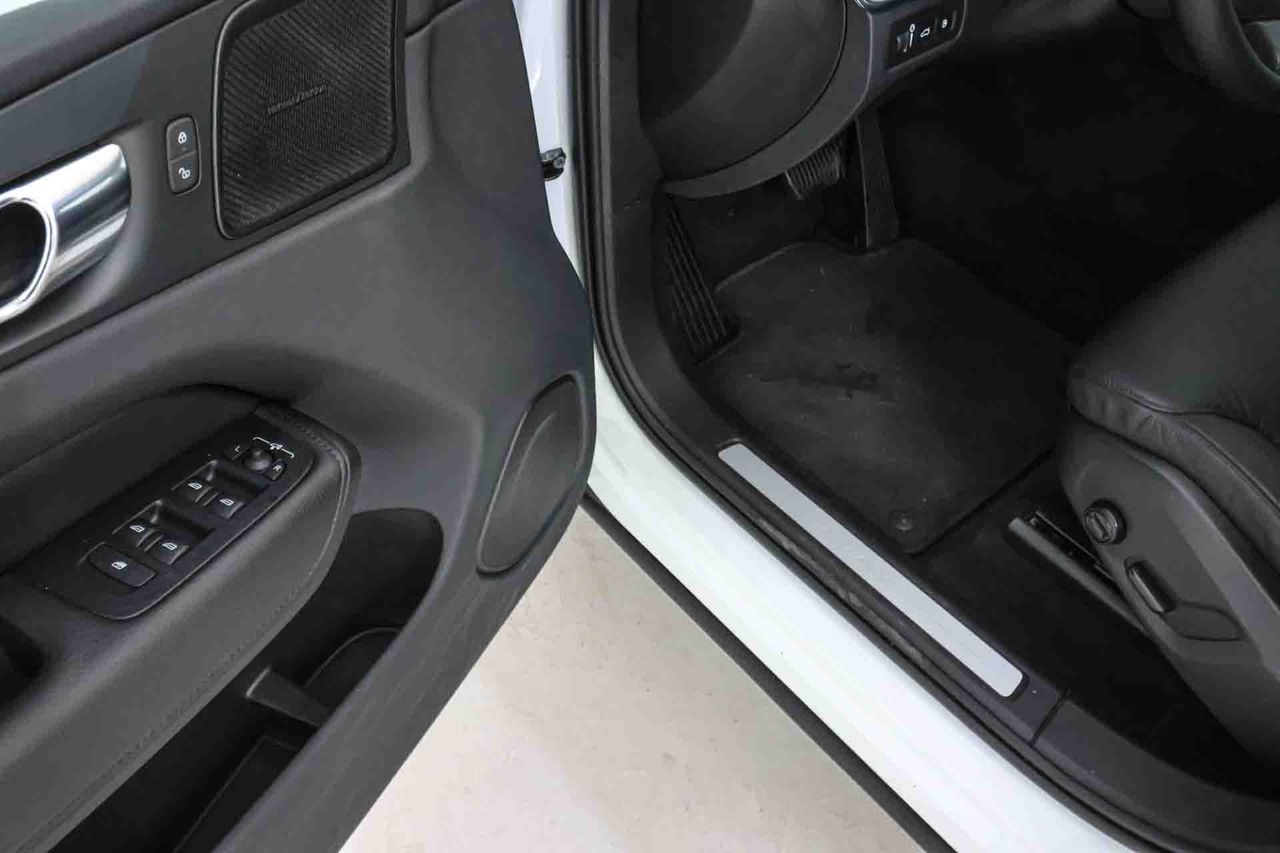 Volvo XC60 2.0 T6 AWD Recharge Core Auto - Foto 35