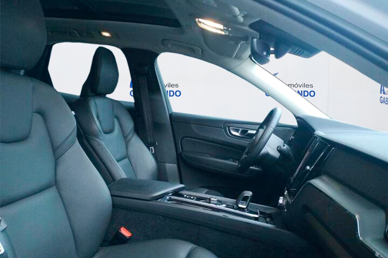 Volvo XC60 2.0 T6 AWD Recharge Core Auto - Foto 6