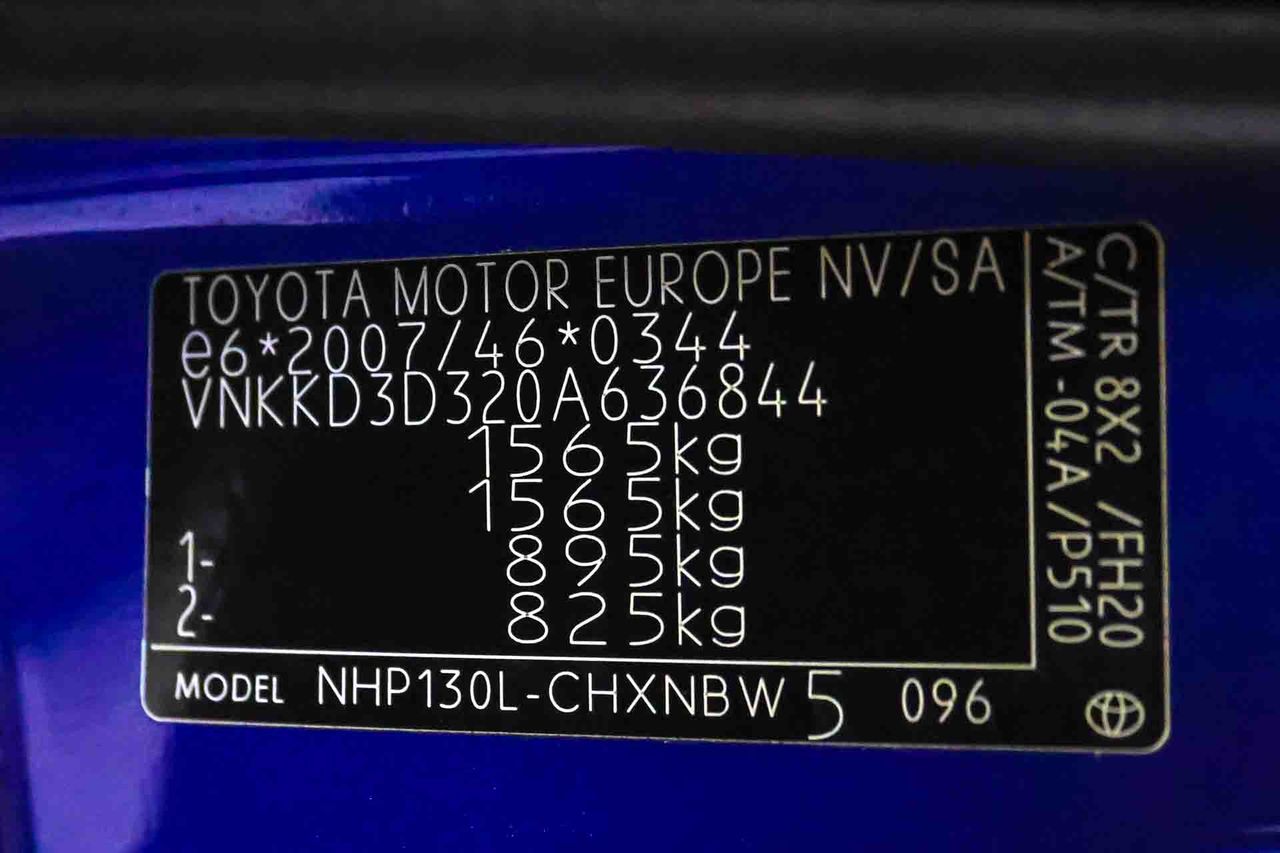 Toyota Yaris 1.5 100H Advance - Foto 8