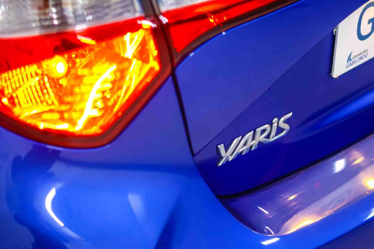 Toyota Yaris 1.5 100H Advance - Foto 12