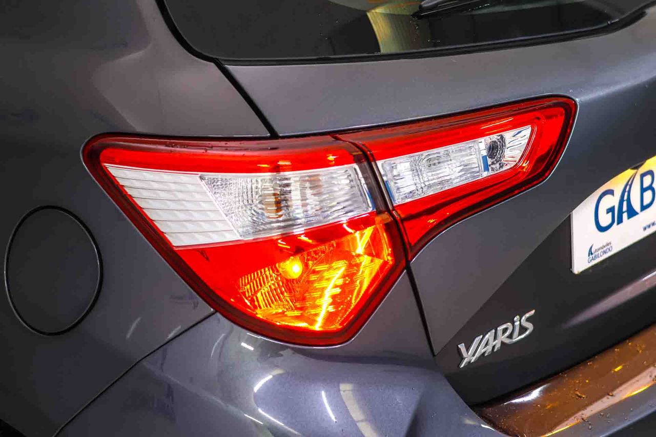 Toyota Yaris 1.5 100H Advance - Foto 19