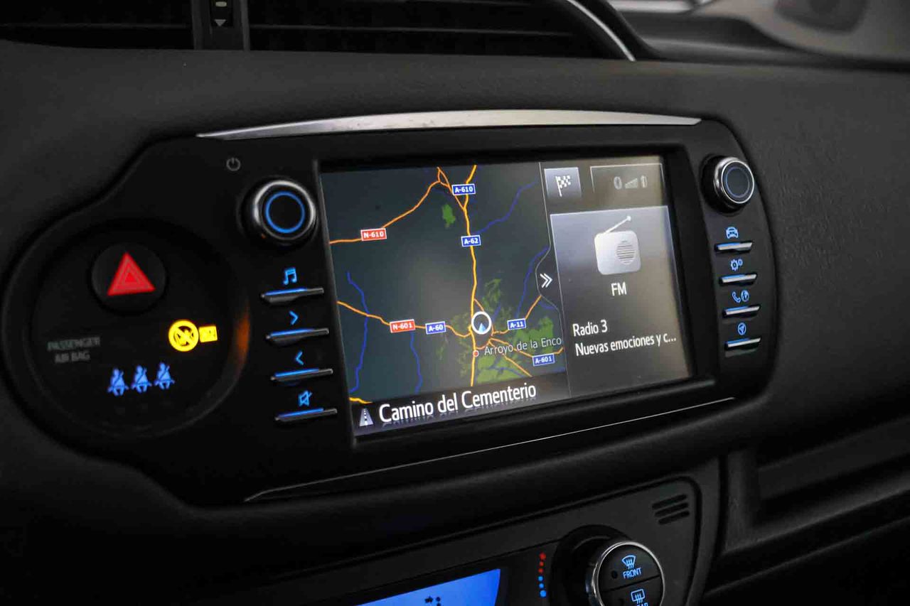 Toyota Yaris 1.5 100H Advance - Foto 53