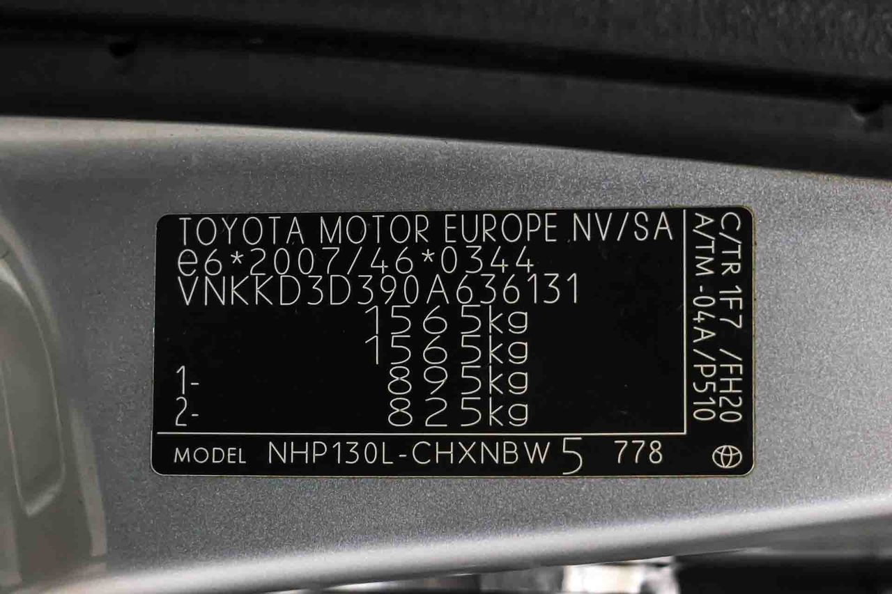 Toyota Yaris 1.5 100H Advance - Foto 8