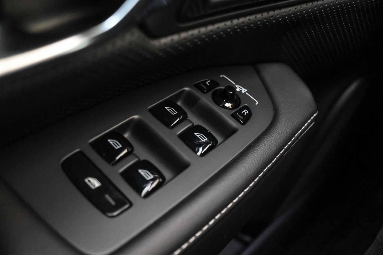 Volvo S90 2.0 B4 G R-Design Auto - Foto 33