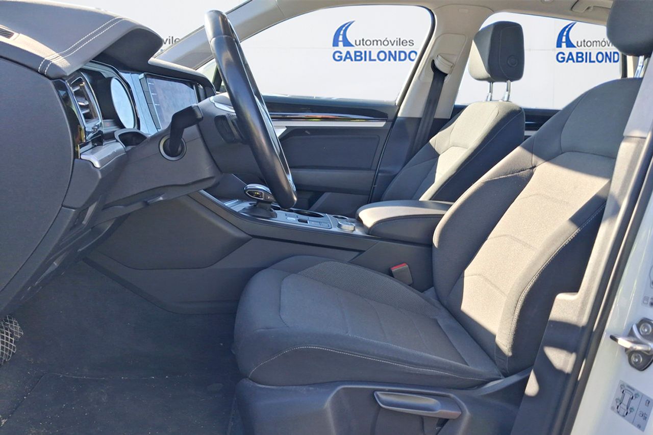 Volkswagen Touareg Pure 3.0 TDI 170kW (231CV) Tip 4Motion - Foto 6