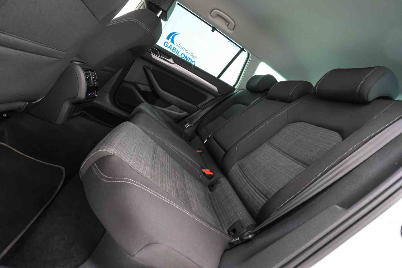 Volkswagen Passat Variant Business 1.5 TSI 110kW - Foto 47