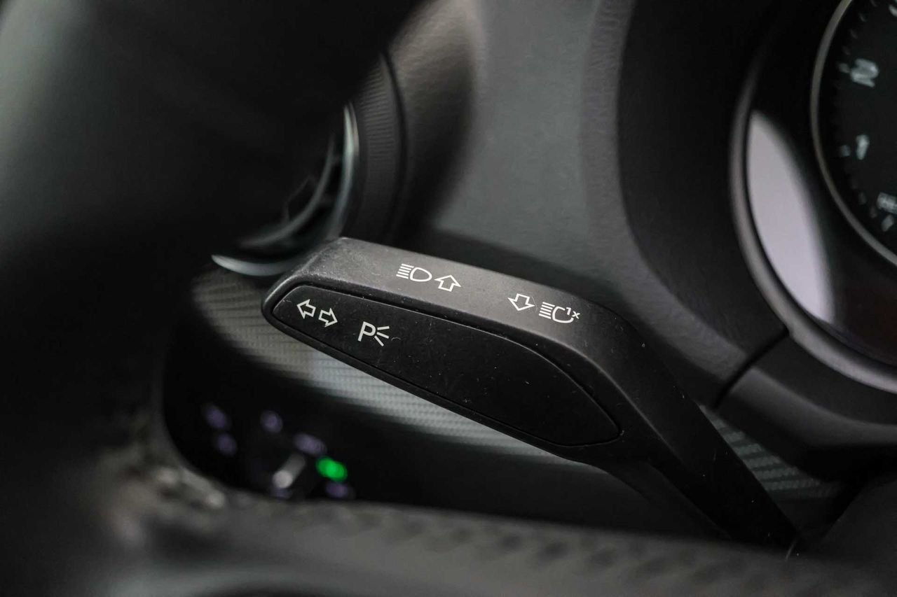 Audi Q2 35 TFSI 110kW (150CV) S tronic **Techo panorámico** - Foto 39