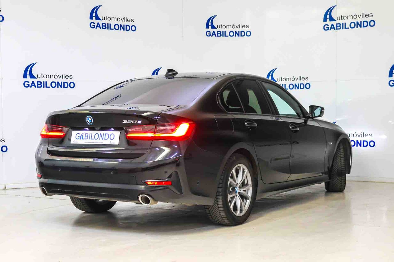 BMW Serie 3 320e - Foto 13