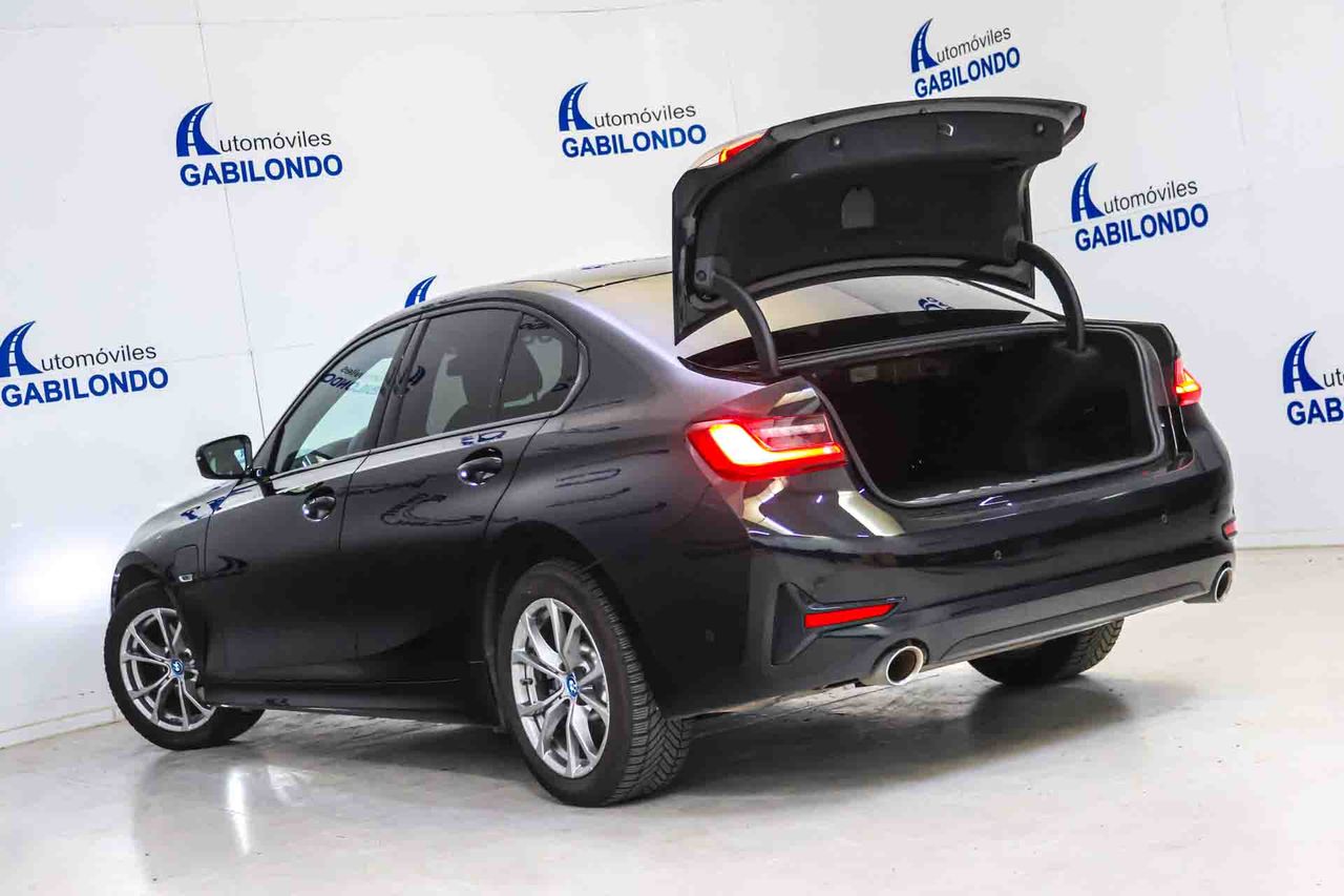 BMW Serie 3 320e - Foto 26