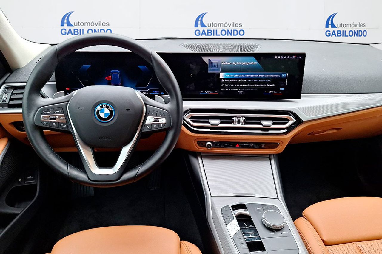 BMW Serie 3 320e **Techo panorámico** - Foto 3